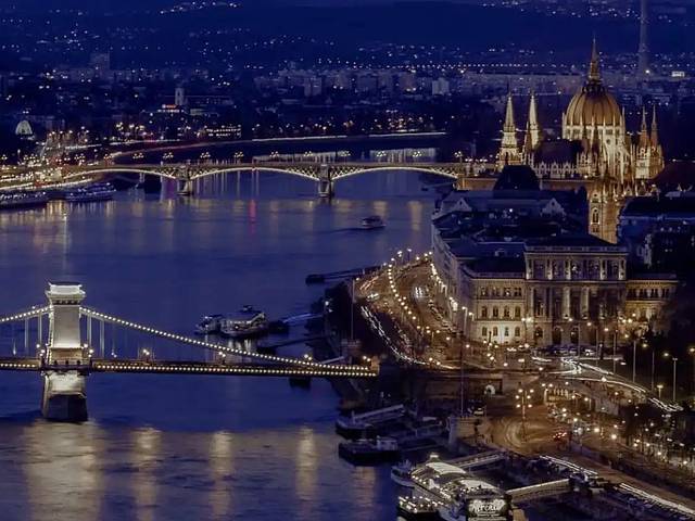 布达佩斯多瑙河观光游船