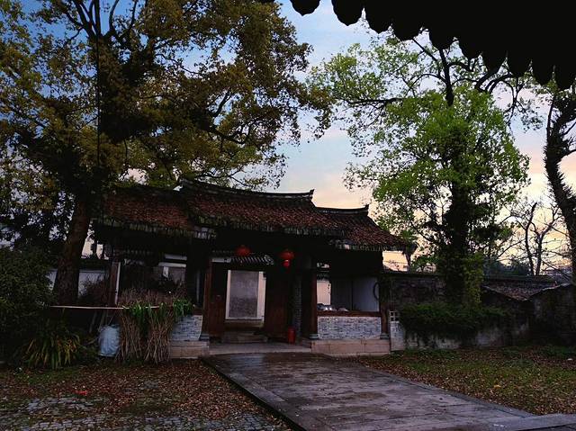 岭上人家望云阁