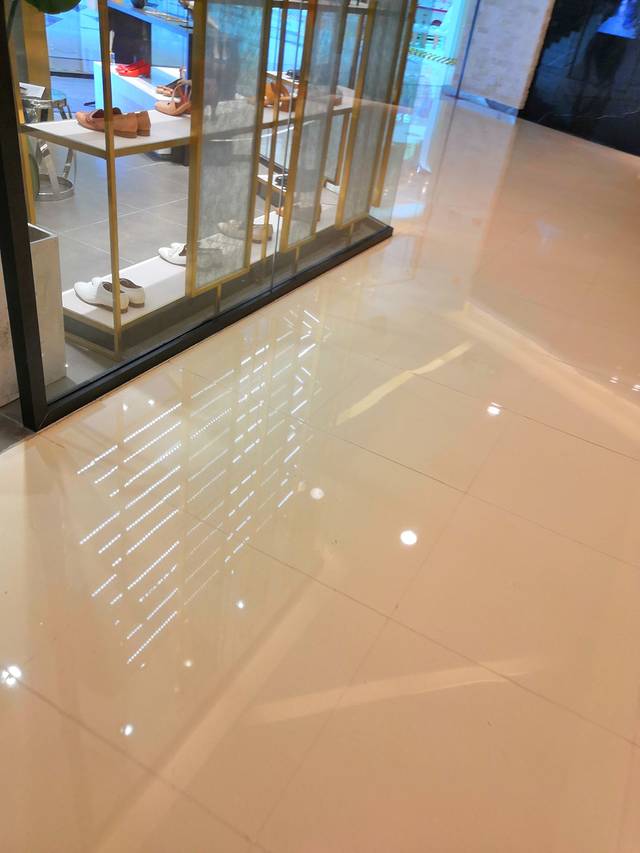 金鹰国际购物中心(建军中路店)