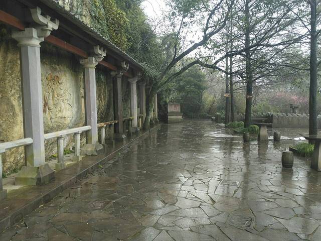 达蓬山摩崖石刻