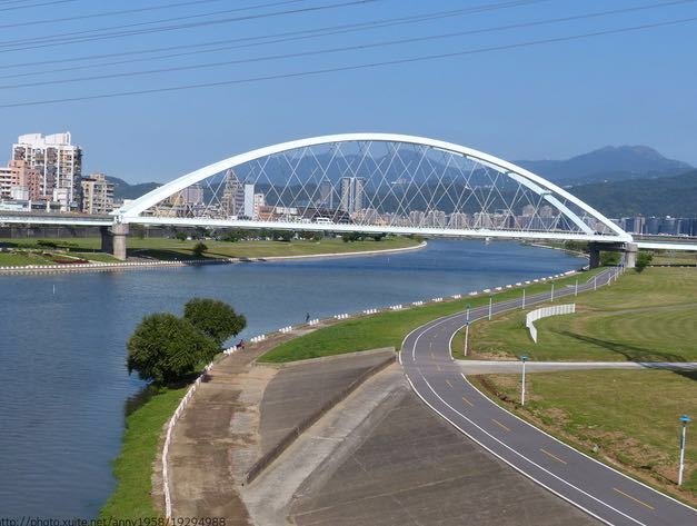 金色水岸自行车道