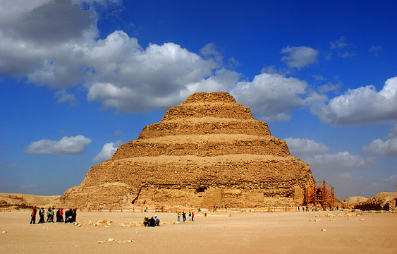 左塞尔金字塔旅游景点图片