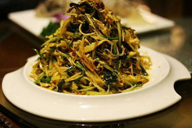 最东北民俗风情饭店(建河街店)