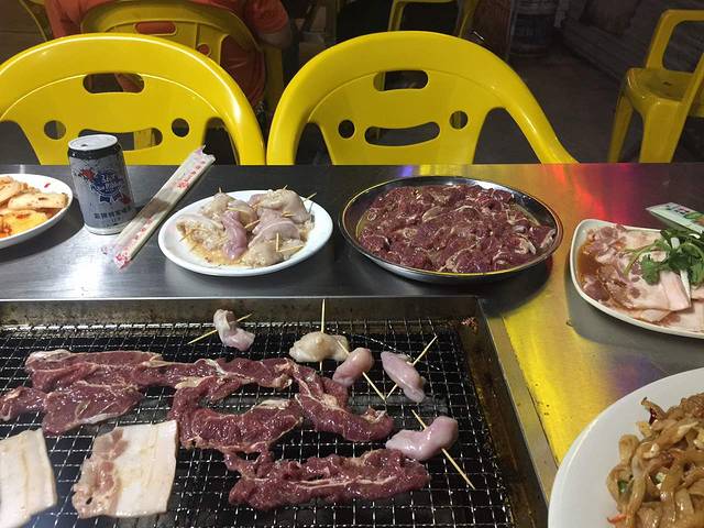 雄出没美食(八一店)