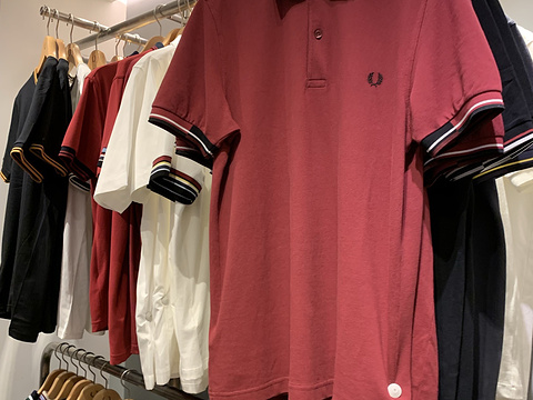 FRED PERRY(万菱汇店)旅游景点图片