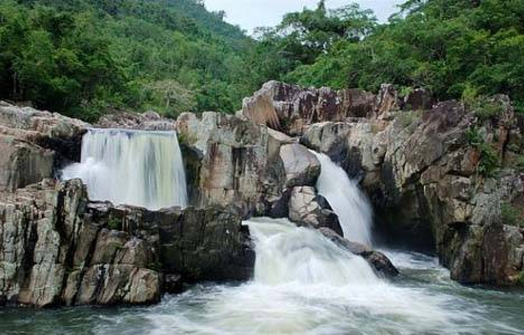 呀诺达雨林文化旅游区-探索谷