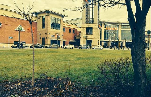 阿卡迪亚购物中心