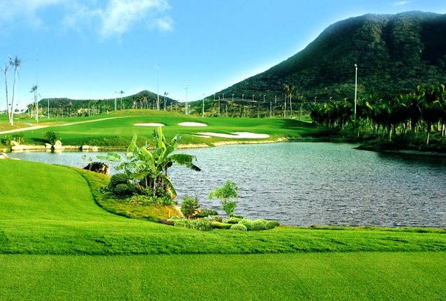 半山半岛三亚鹿回头高尔夫球会