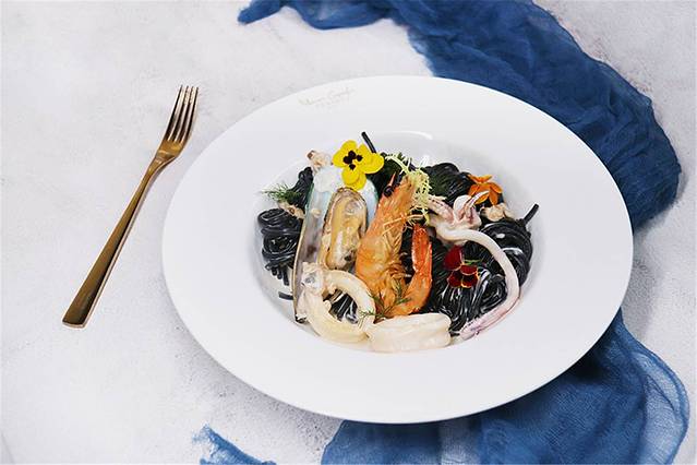 梵高艺术餐厅Van Gogh SENSES Bistro