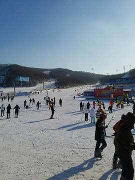 莲花山滑雪场