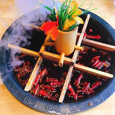 巴九门老火锅(解放碑地标店)