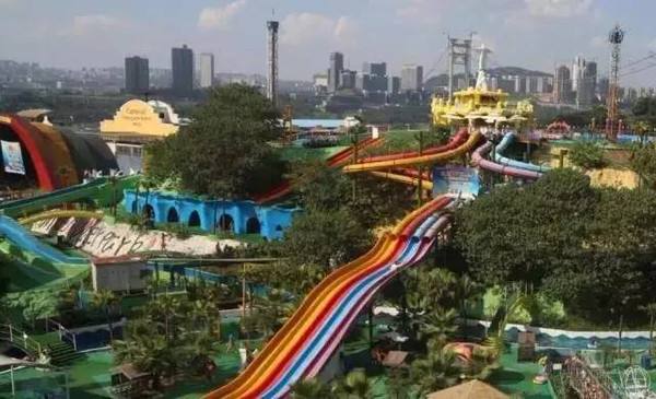 美心红酒小镇水上乐园