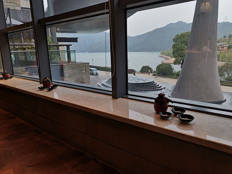 杭州千岛湖皇冠假日酒店中餐厅旅游景点图片