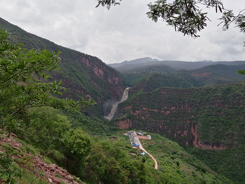 三潭瀑布旅游景点图片