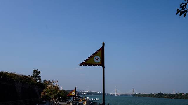 湧金门美食广场