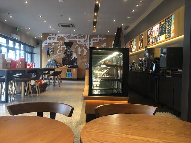 萧山服务区美食广场