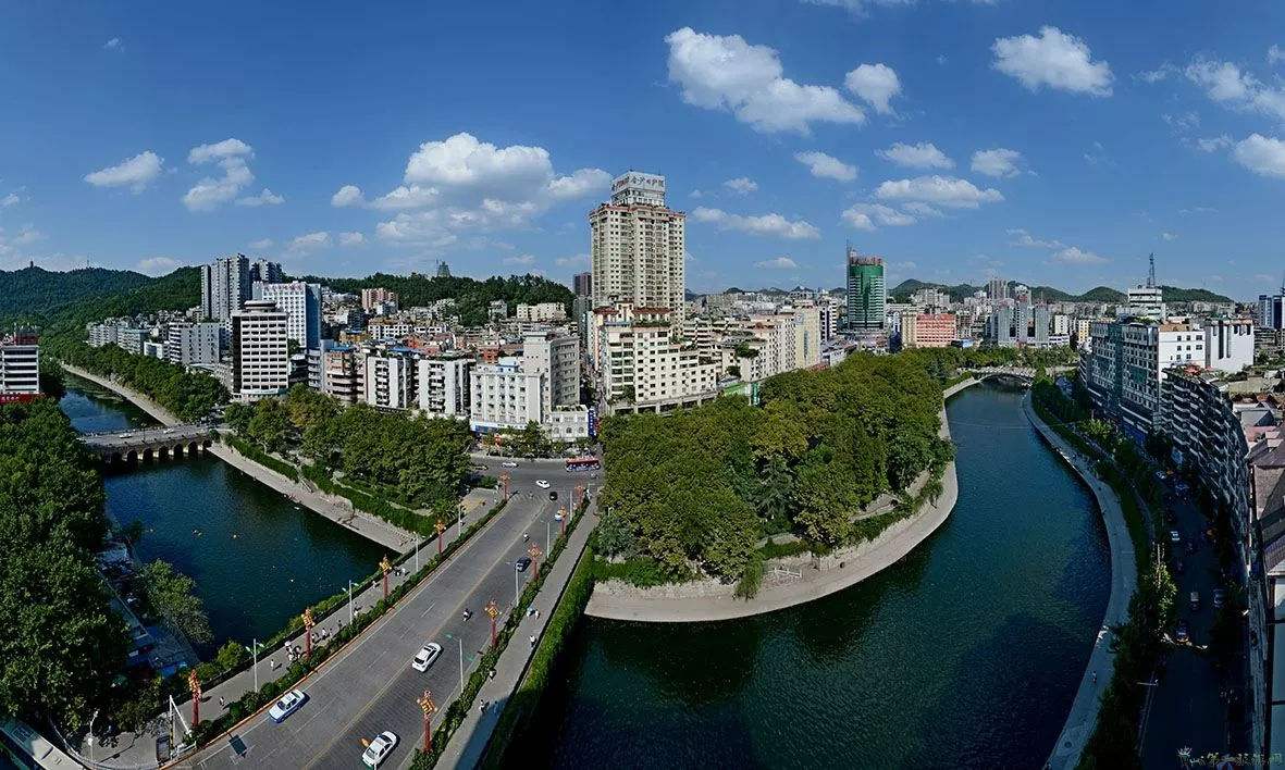 漫步遵义老城区体验历史人文魅力