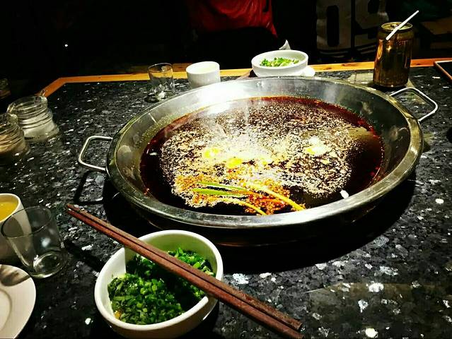 四通老火锅(樟树路店)