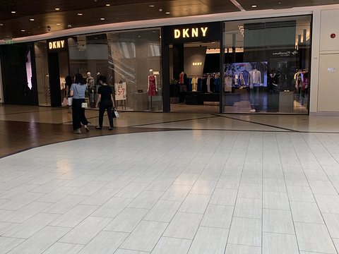 DKNY(大东方店)旅游景点图片