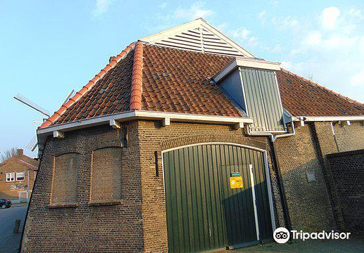 Red Lion Windmill (Molen De Roode Leeuw)旅游景点图片