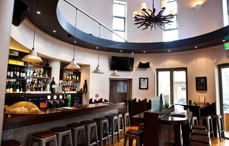 Fiddlesticks Restaurant & Bar