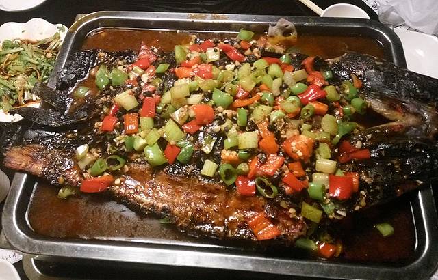 鸣记脆皮烤鱼(西安路店)