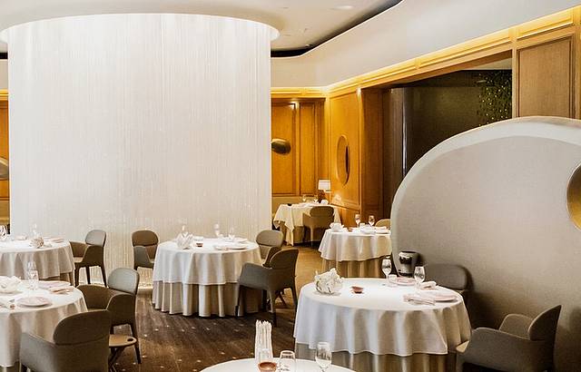 ALAIN DUCASSE AT THE DORCHESTER