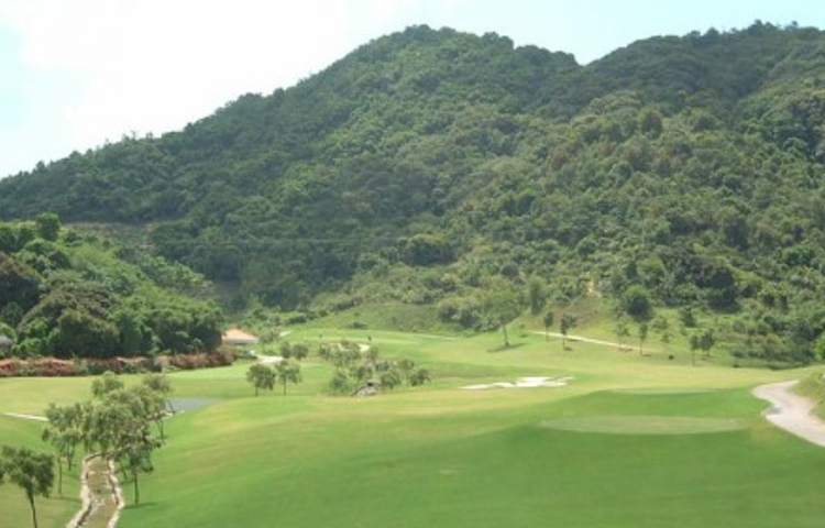 莲花山高尔夫球会(石楼镇店)