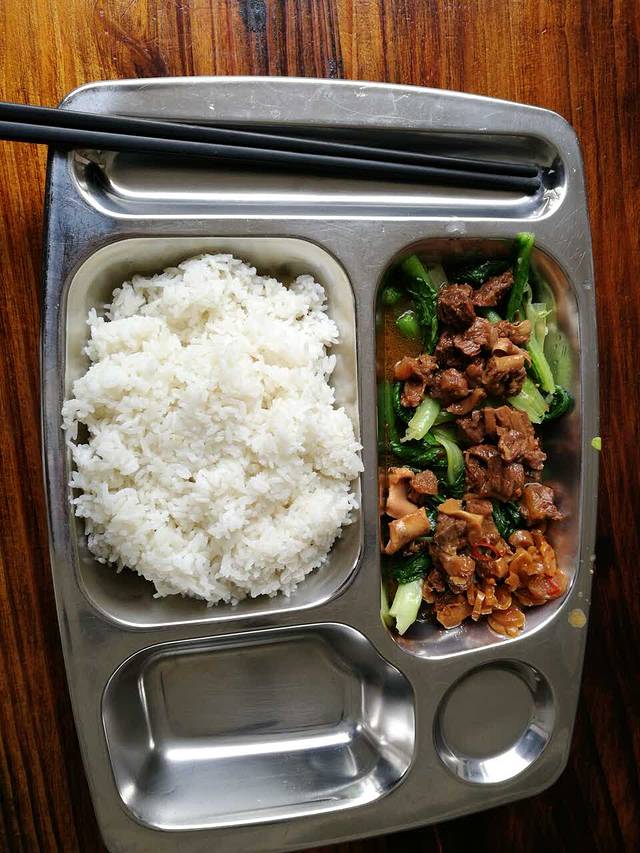 贵县人家美食城