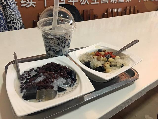 梧州双钱龟苓膏(丽港航母店)