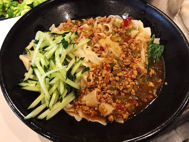 三合老镇逍遥胡辣汤