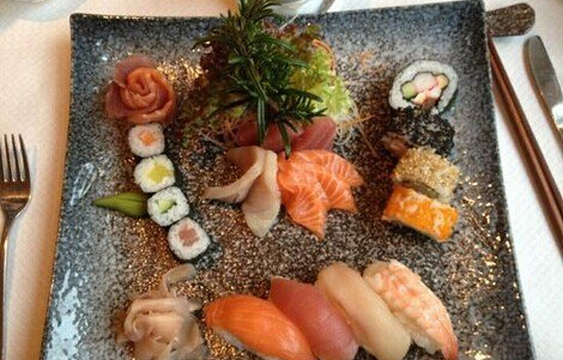 YEN'S Sushi & Asian Cuisine旅游景点图片