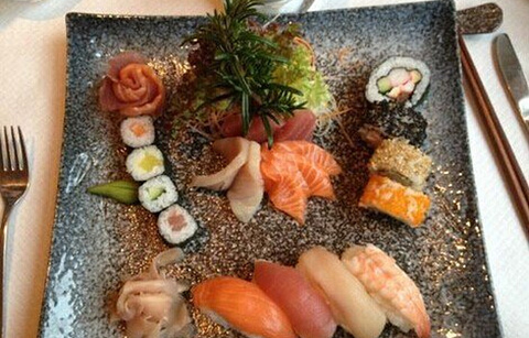 YEN'S Sushi & Asian Cuisine的图片