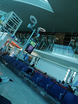 迪拜国际机场T2航站楼（抵达厅3号免税店）