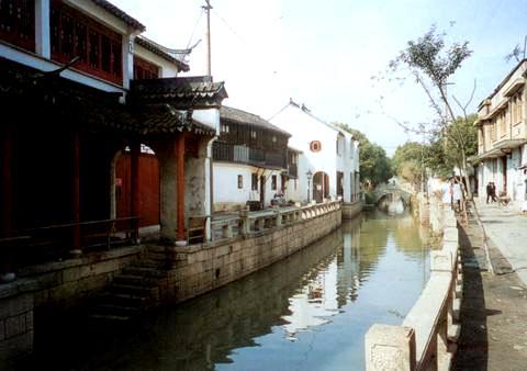 苏州同里古镇-费巩故居