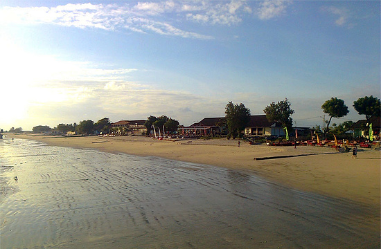 Bawang Merah Beachfront Restaurant旅游景点图片