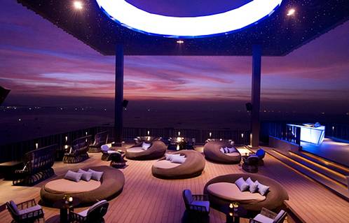 Horizon Rooftop Restaurant and Bar