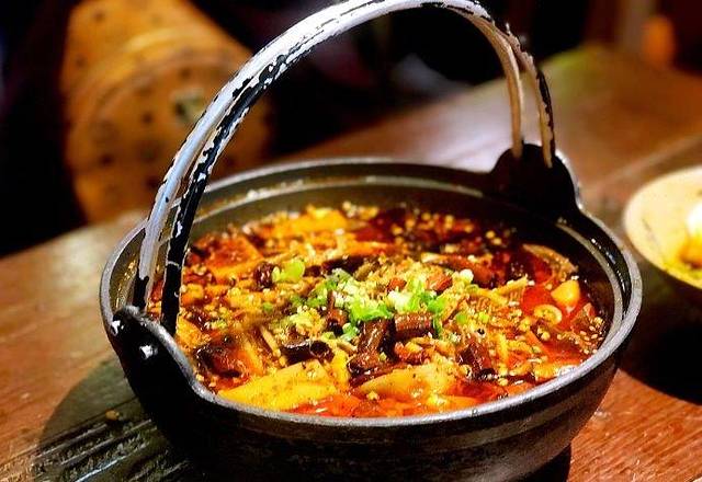 峨嵋小镇·天府小吃荟(勒泰店)