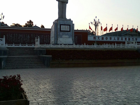 红太阳广场旅游景点图片