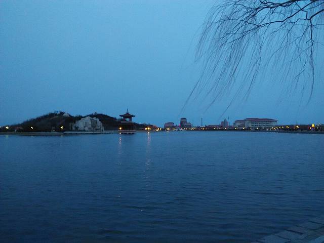 望海山临潮湖公园