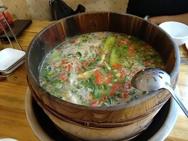 雅府正红木桶鱼(好吃街店)