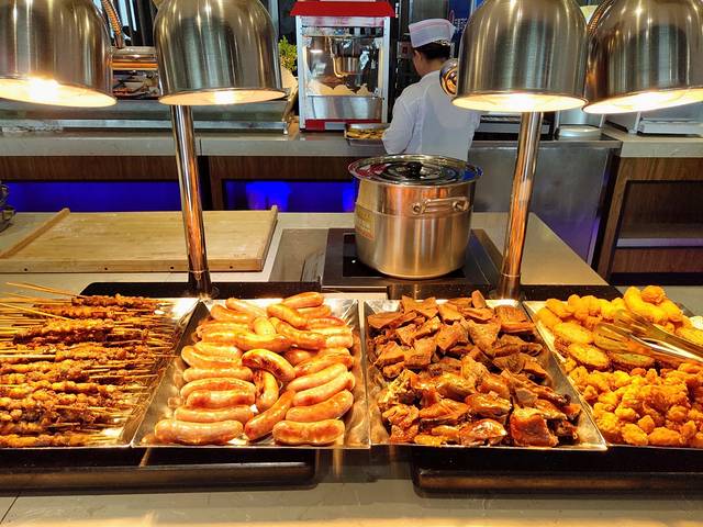 金海明珠自助海鲜舫