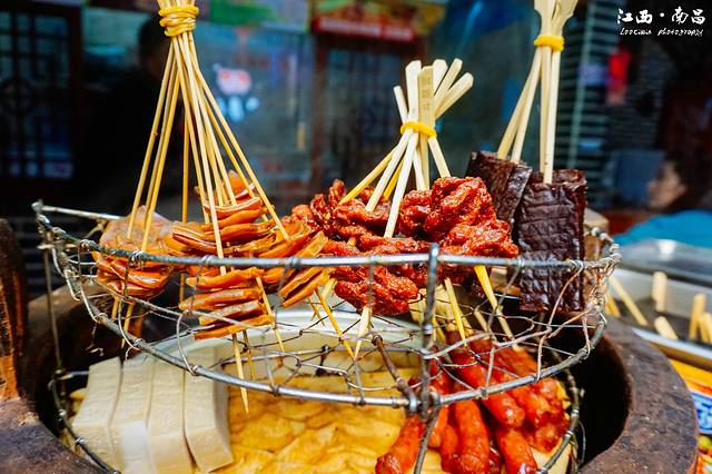 绳金塔美食街(前进路店)