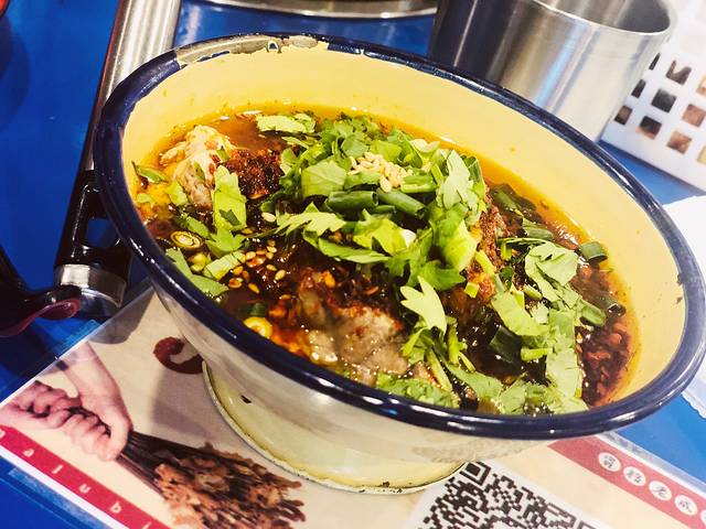 马路边边(明洞旗舰店）