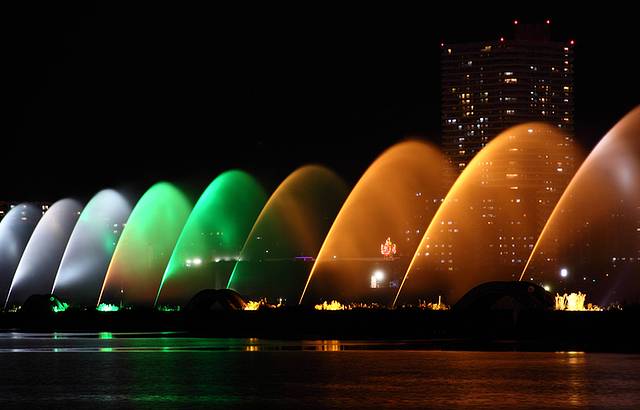 琵琶湖花式喷泉