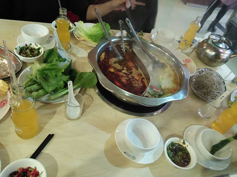 华冠肥牛海鲜自助火锅大朗店