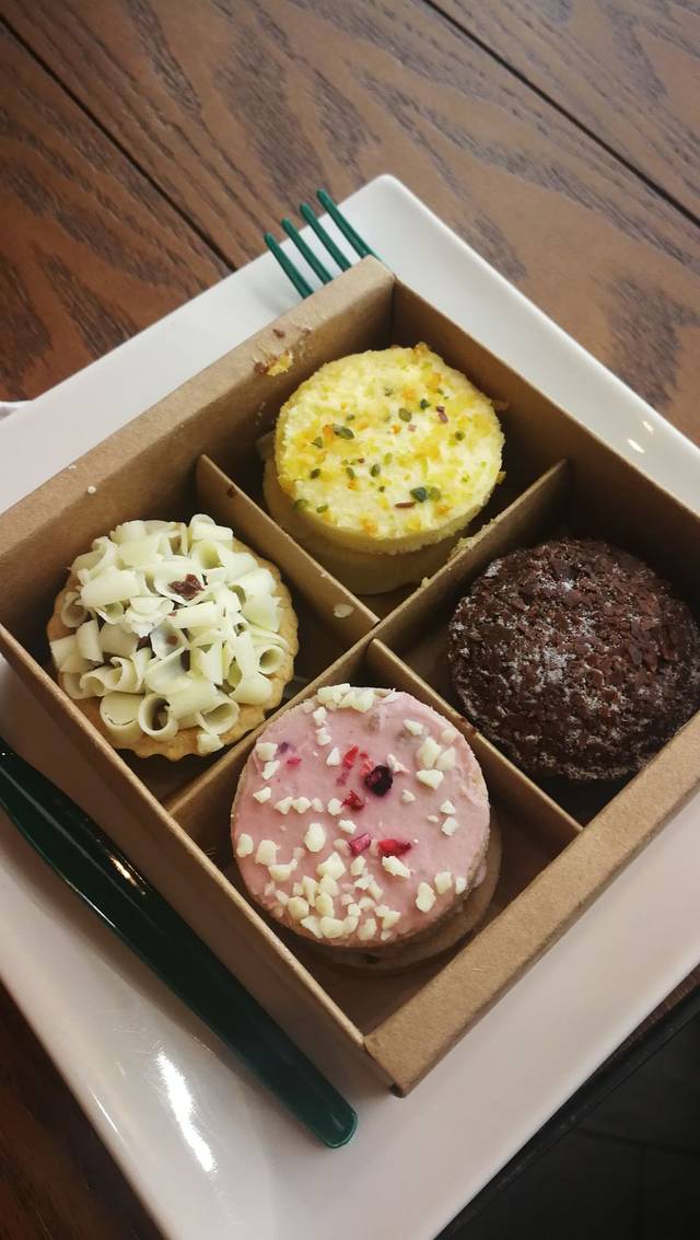 星巴克(武汉江夏中百广场店)