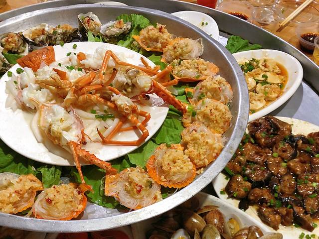 鸿量仔海鲜大排档