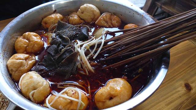 歪串串(花园街出众大厦店)