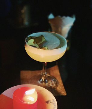J Cocktail Bar